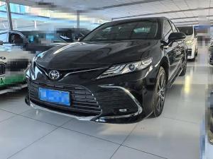 Toyota Camry 2023 Бензин