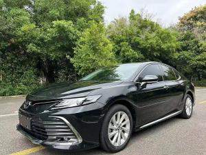 Toyota Camry 2023 Бензин