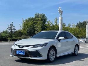 Toyota Camry 2023 Бензин