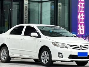 Toyota Corolla 2013 Бензин