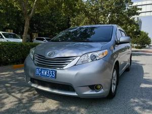 Toyota Sienna 2017 Бензин