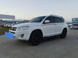 Toyota RAV4 2011 Бензин