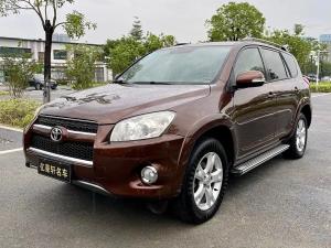 Toyota RAV4 2012 Бензин