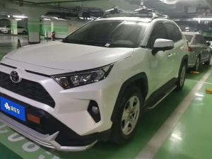 Toyota RAV4 2021 Бензин