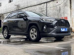 Toyota RAV4 2021 Бензин