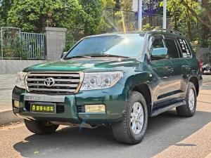 Toyota Land Cruiser 2011 Бензин