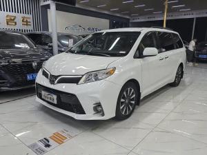 Toyota Sienna 2017 Бензин
