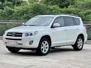Toyota RAV4 2011 Бензин