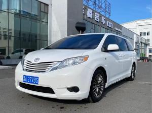 Toyota Sienna 2015 Бензин