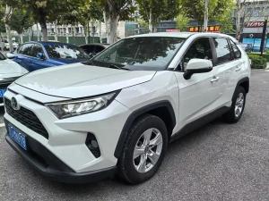 Toyota RAV4 2021 Бензин