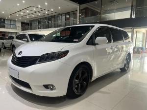 Toyota Sienna 2016 Бензин