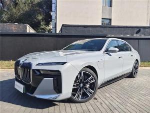 BMW i7 2023 Электрический