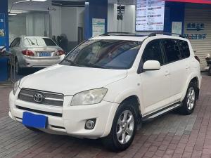 Toyota RAV4 2010 Бензин