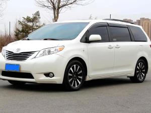 Toyota Sienna 2018 Бензин