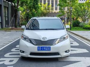 Toyota Sienna 2018 Бензин
