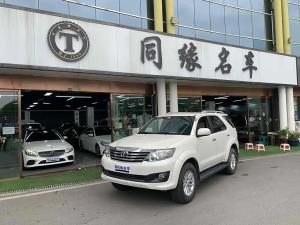 Toyota Fortuner 2015 Бензин