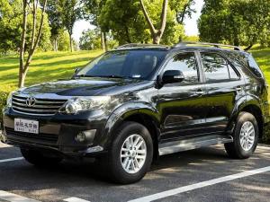 Toyota Fortuner 2015 Бензин