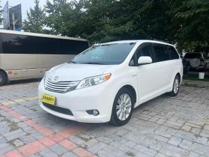 Toyota Sienna 2016 Бензин