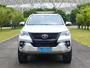 Toyota Fortuner 2018 Бензин