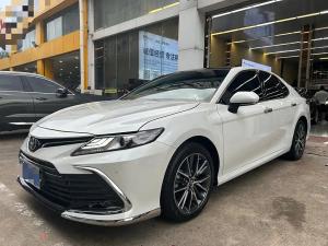 Toyota Camry 2023 Бензин