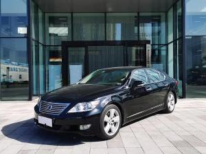 Lexus LS 2010 Бензин