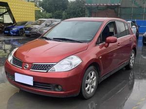 Nissan  Tiida 2006 Бензин