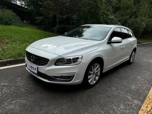 Volvo V60 2016 Бензин