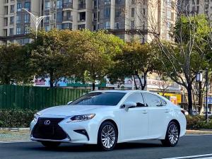 Lexus ES 2018 Бензин