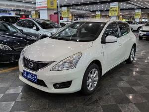 Nissan  Tiida 2015 Бензин