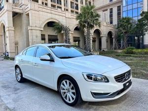 Volvo S60 2015 Подключаемый гибрид