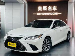 Lexus ES 2018 Гибрид