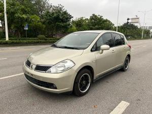 Nissan  Tiida 2008 Бензин