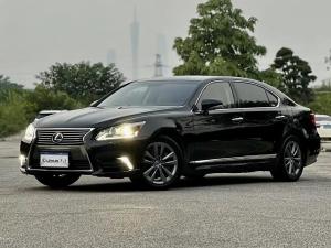 Lexus LS 2015 Бензин