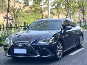Lexus ES 2020 Бензин