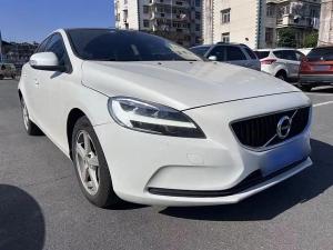 Volvo V40 2018 Бензин
