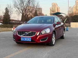 Volvo V60 2013 Бензин