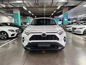 Toyota RAV4 2021 Бензин