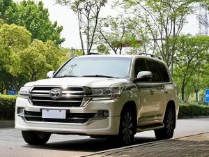 Toyota Land Cruiser 2010 Бензин