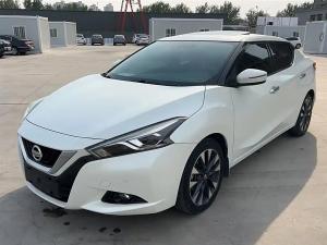 Nissan Bluebird 2017 Бензин