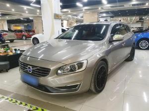 Volvo V60 2015 Бензин
