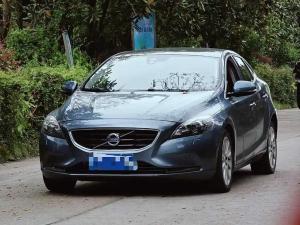 Volvo V40 2014 Бензин