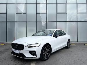 Volvo S60 2023 Гибрид