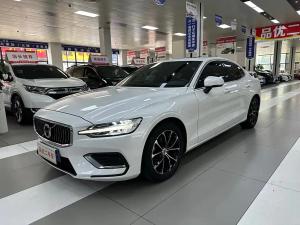 Volvo S60 2021 Бензин