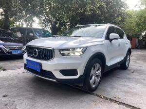 Volvo XC40 2021 Бензин