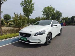 Volvo V40 2013 Бензин