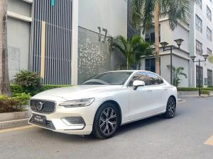 Volvo S60 2023 Гибрид
