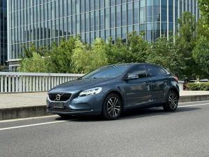 Volvo V40 2017 Бензин
