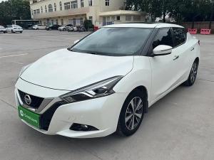 Nissan Bluebird 2016 Бензин