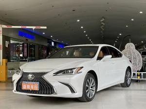 Lexus ES 2021 Бензин
