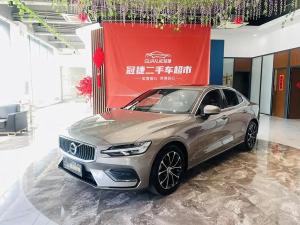 Volvo S60 2021 Бензин